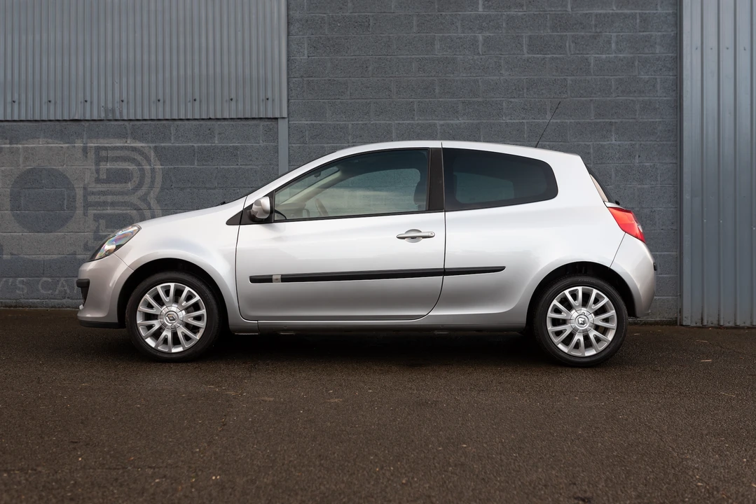2007 Renault Clio 3rd Gen - Image 9 of 31