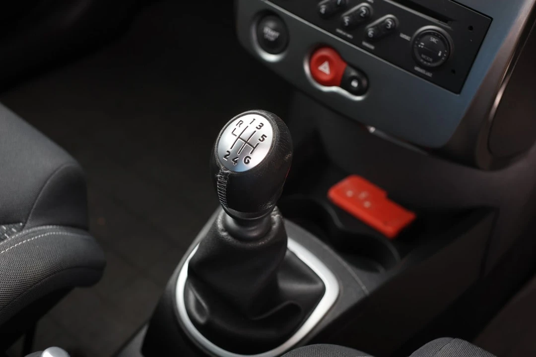 2007 Renault Clio 3rd Gen - Image 28 of 30