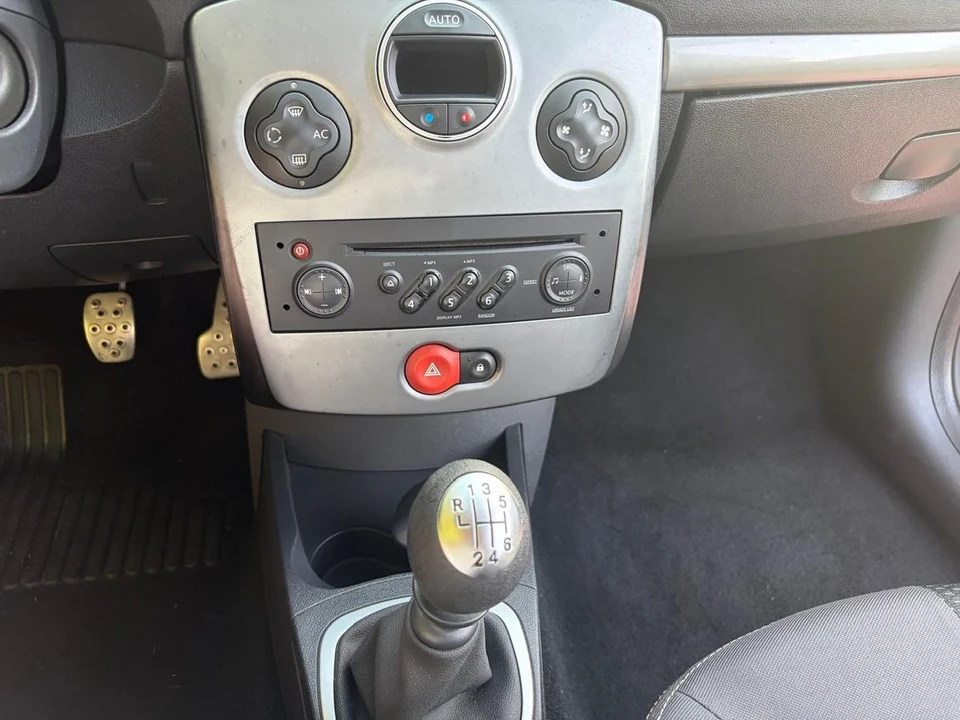 2007 Renault Clio 3rd Gen - Image 17 of 30