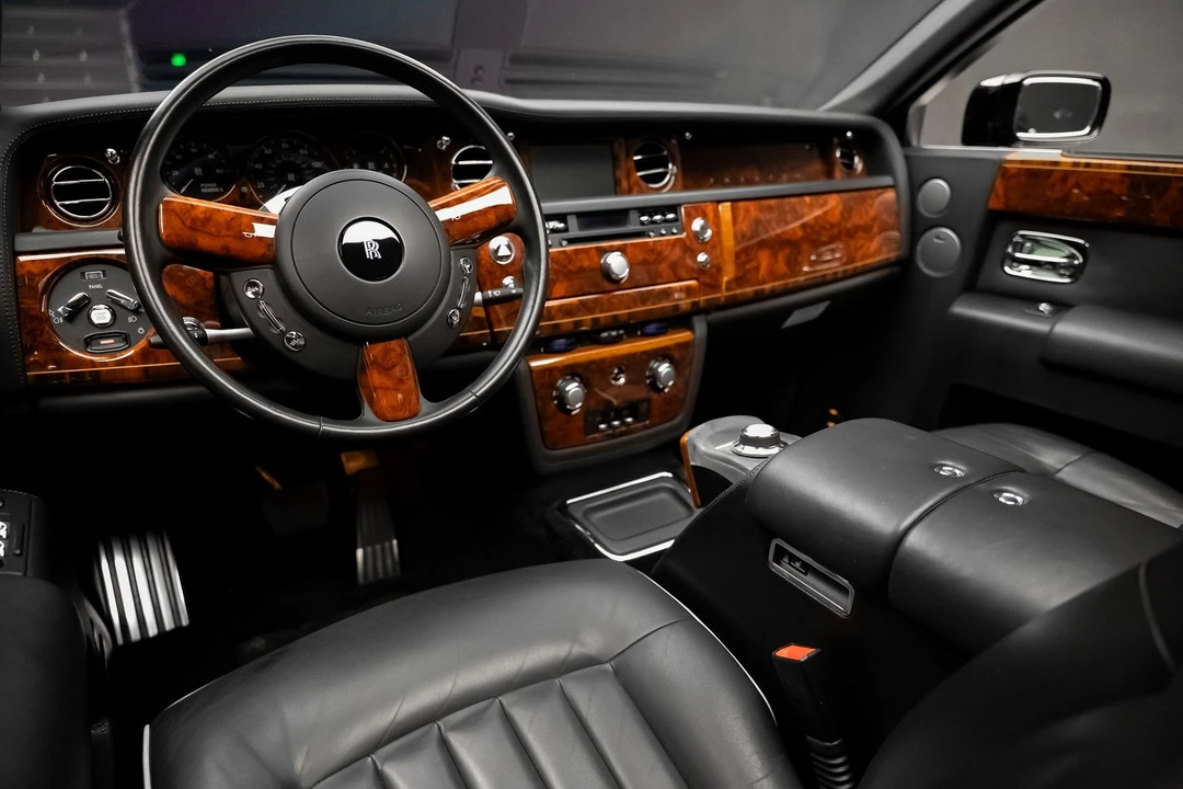 2007 Rolls-Royce Phantom - Image 2 of 31