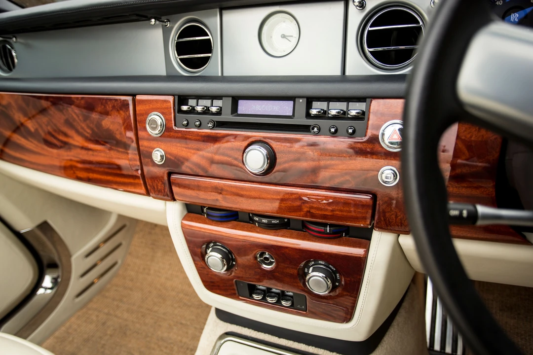 2007 Rolls-Royce Phantom VII - Image 7 of 17