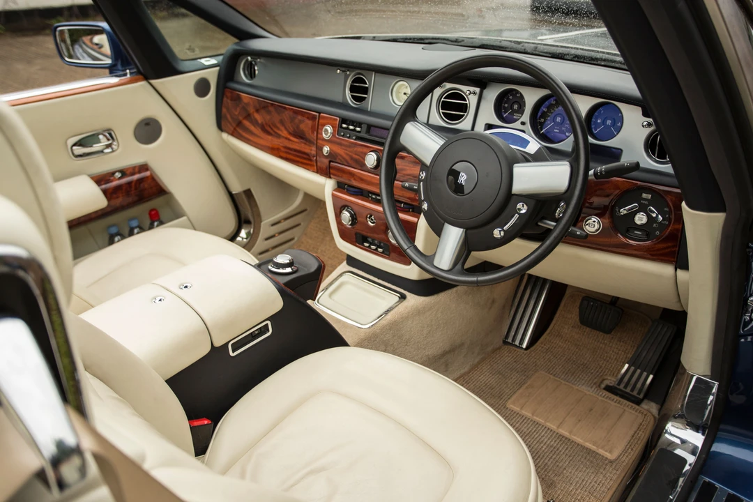 2007 Rolls-Royce Phantom VII - Image 10 of 17