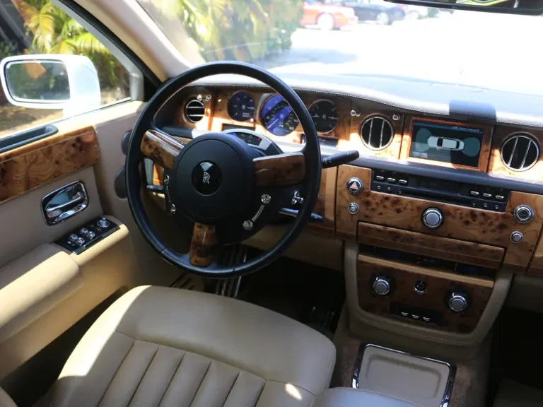2007 Rolls-Royce Phantom VII - Image 10 of 31