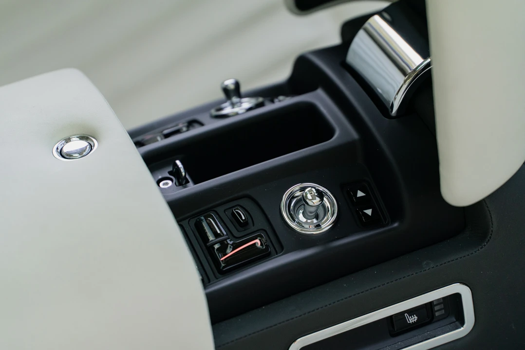 2007 Rolls-Royce Phantom VII - Image 18 of 31
