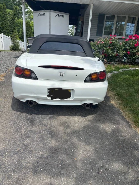 2007 Honda AP2 S2000 - Image 2 of 9