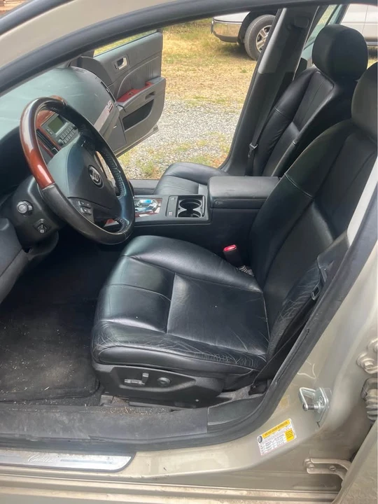 2007 Cadillac STS - Image 9 of 10