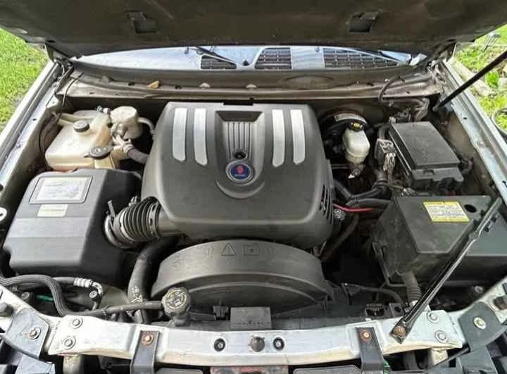 2007 Saab - Image 10 of 11