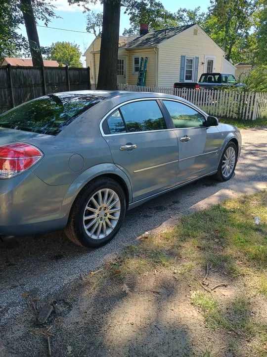 2007 Saturn - Image 3 of 8