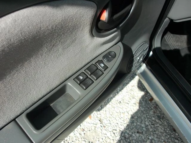 2007 Saturn Ion - Image 14 of 21