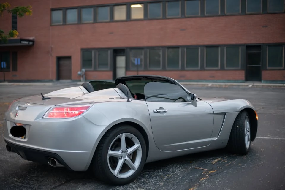2007 Saturn Sky - Image 9 of 14