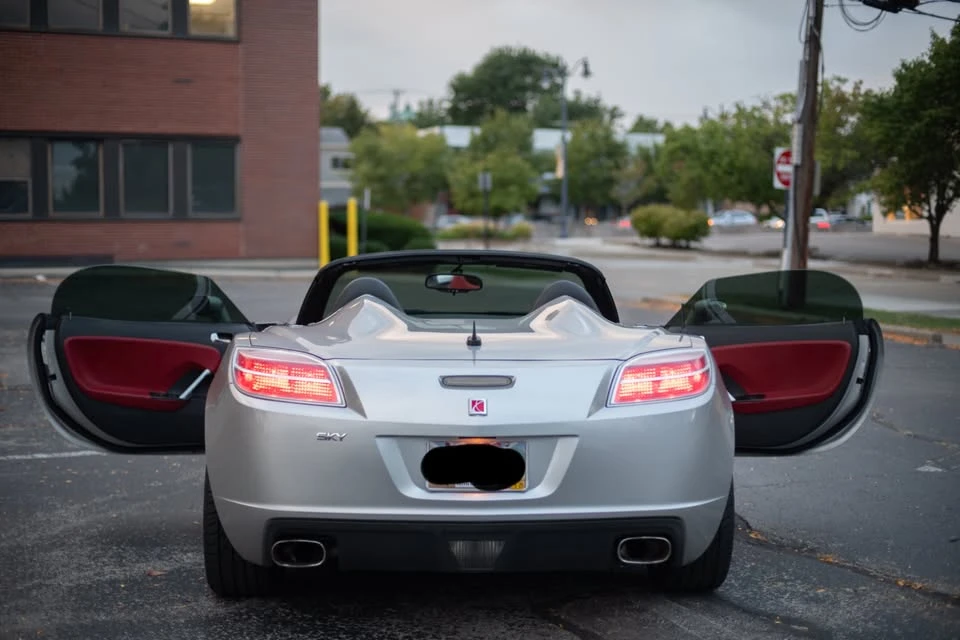 2007 Saturn Sky - Image 8 of 14