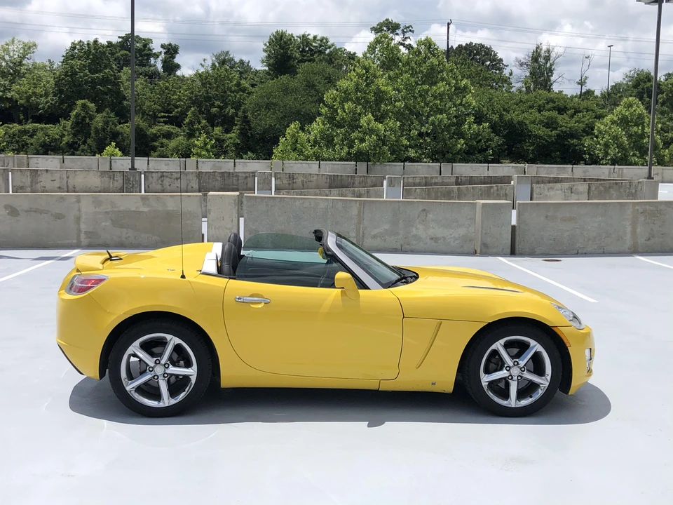 2007 Saturn Sky - Image 16 of 31