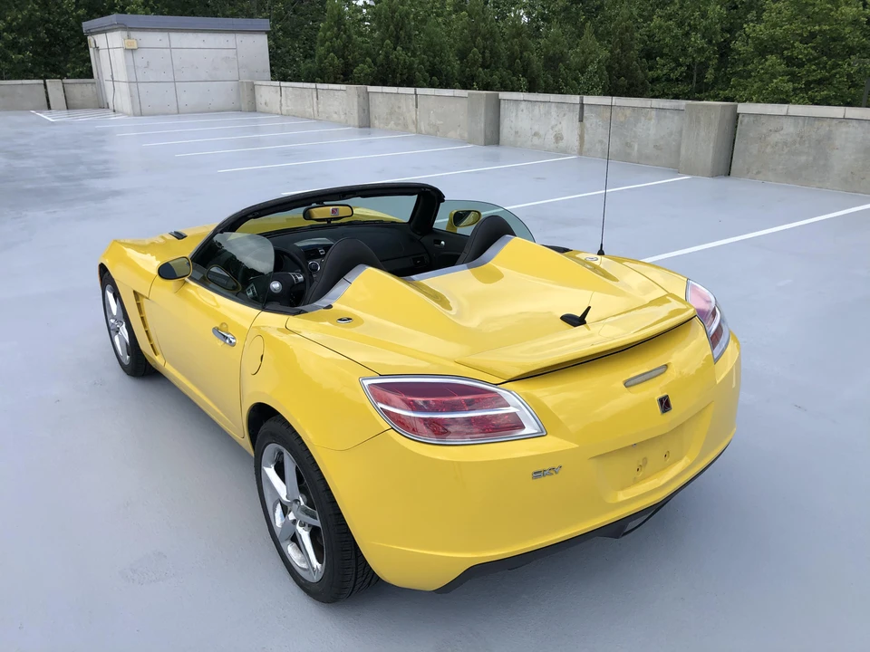 2007 Saturn Sky - Image 11 of 31