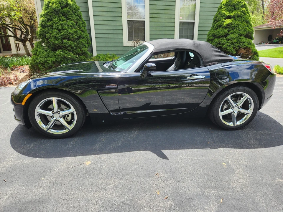 2007 Saturn Sky - Image 11 of 31