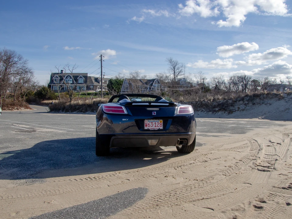 2007 Saturn Sky - Image 15 of 21