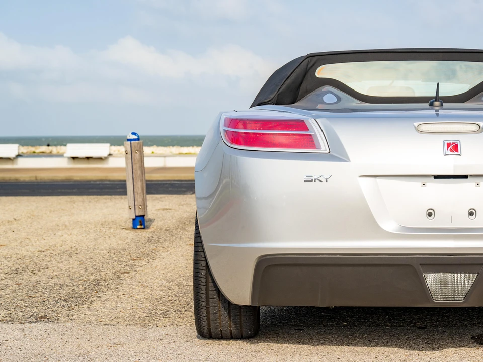 2007 Saturn Sky - Image 27 of 31