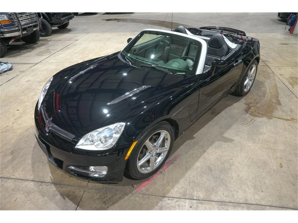 2007 Saturn Sky - Image 15 of 31