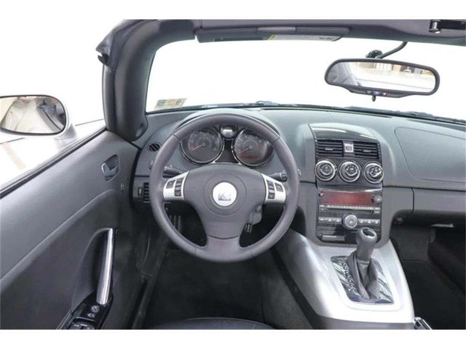 2007 Saturn Sky - Image 10 of 31