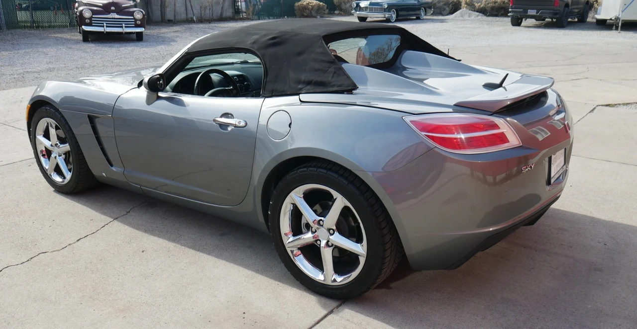 2007 Saturn Sky - Image 7 of 12