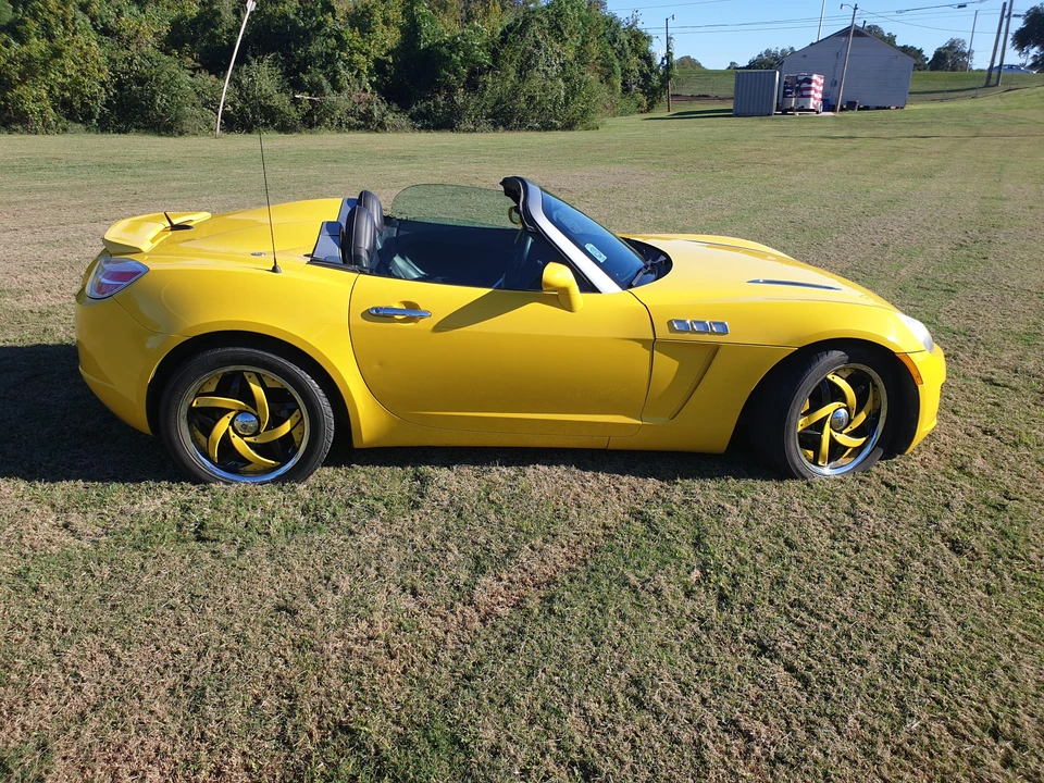 2007 Saturn Sky - Image 15 of 31