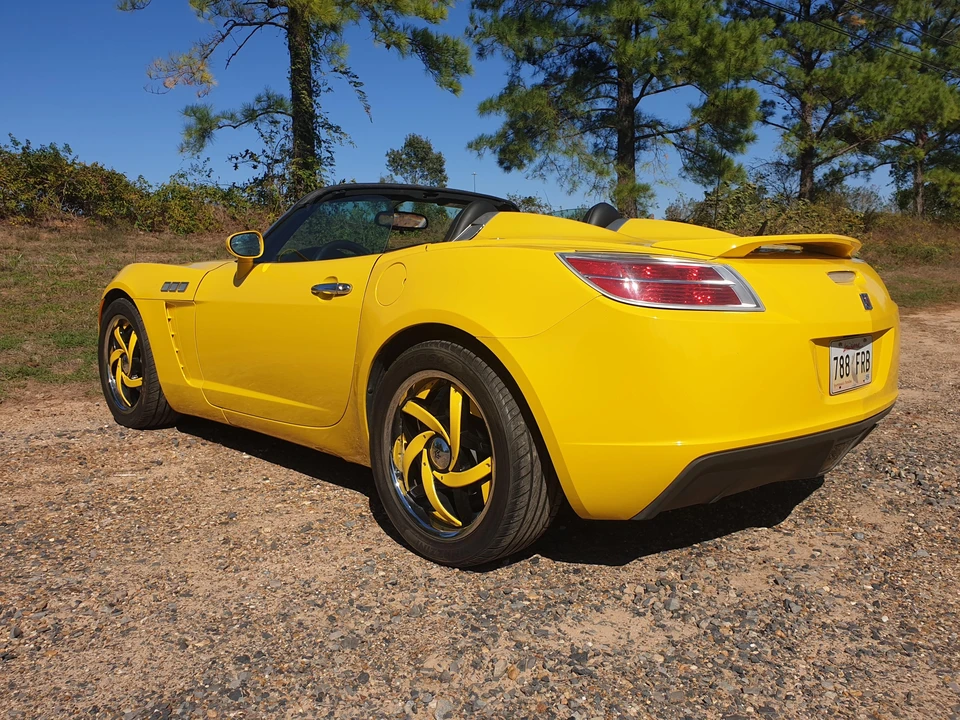 2007 Saturn Sky - Image 11 of 31