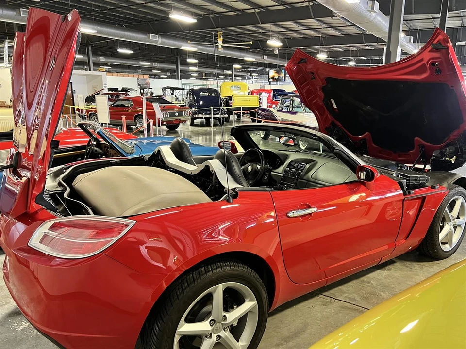 2007 Saturn Sky - Image 4 of 29