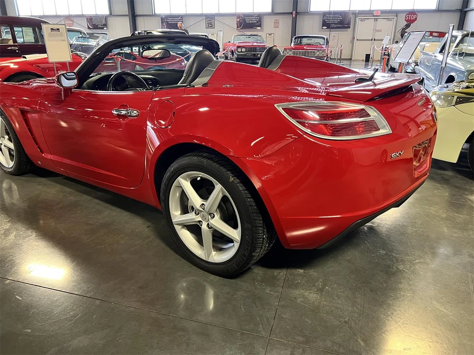 2007 Saturn Sky - Image 10 of 29