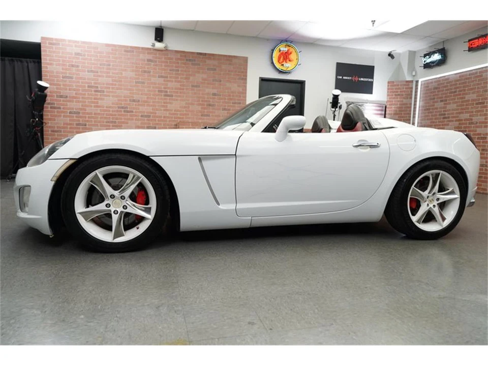 2007 Saturn Sky - Image 7 of 31
