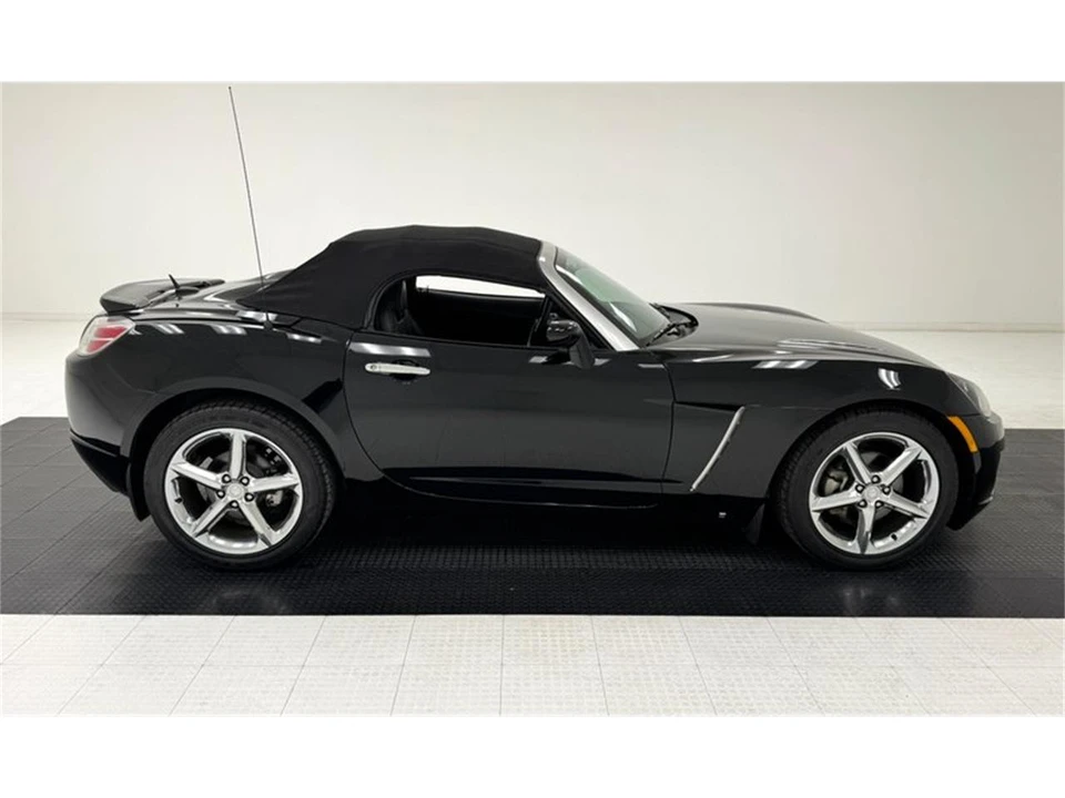 2007 Saturn Sky - Image 9 of 31