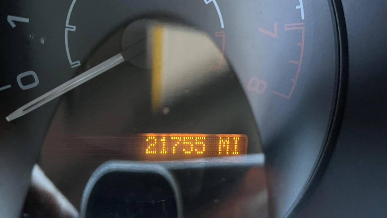 2007 Saturn Sky - Image 3 of 6