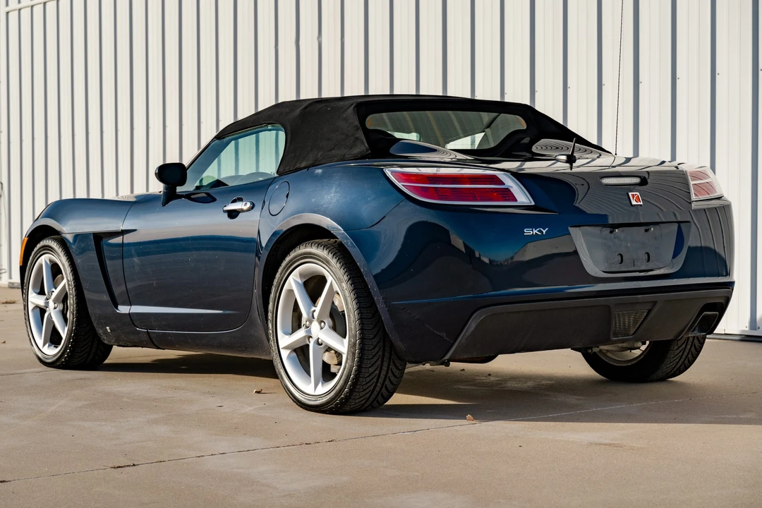 2007 Saturn Sky - Image 16 of 31