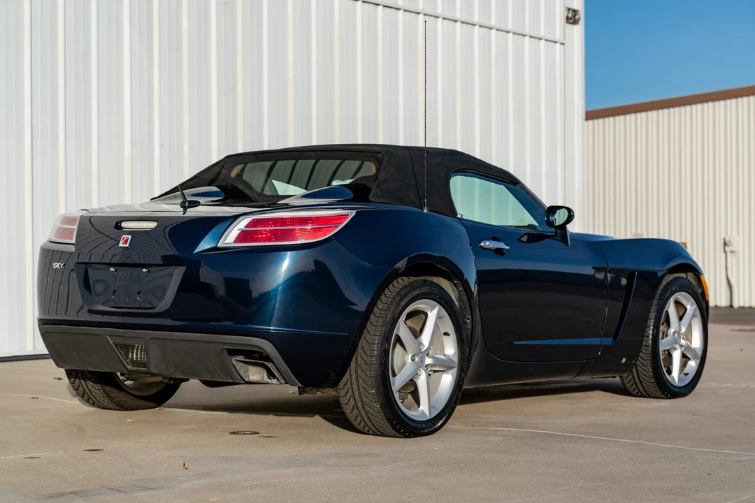 2007 Saturn Sky - Image 14 of 31