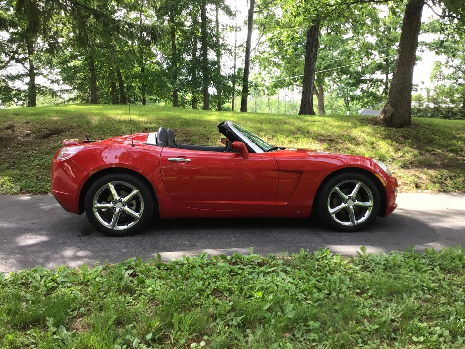 2007 Saturn Sky - Image 14 of 31