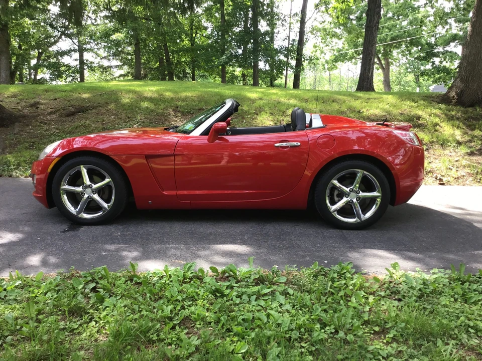 2007 Saturn Sky - Image 15 of 31
