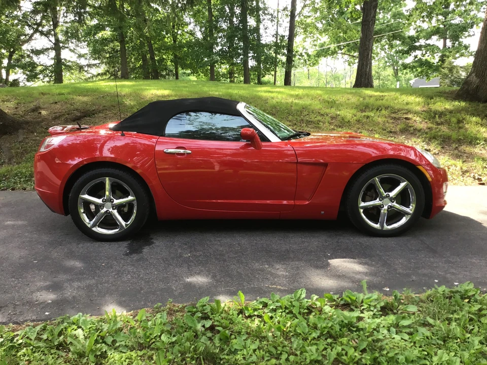 2007 Saturn Sky - Image 16 of 31