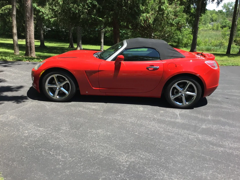 2007 Saturn Sky - Image 13 of 31