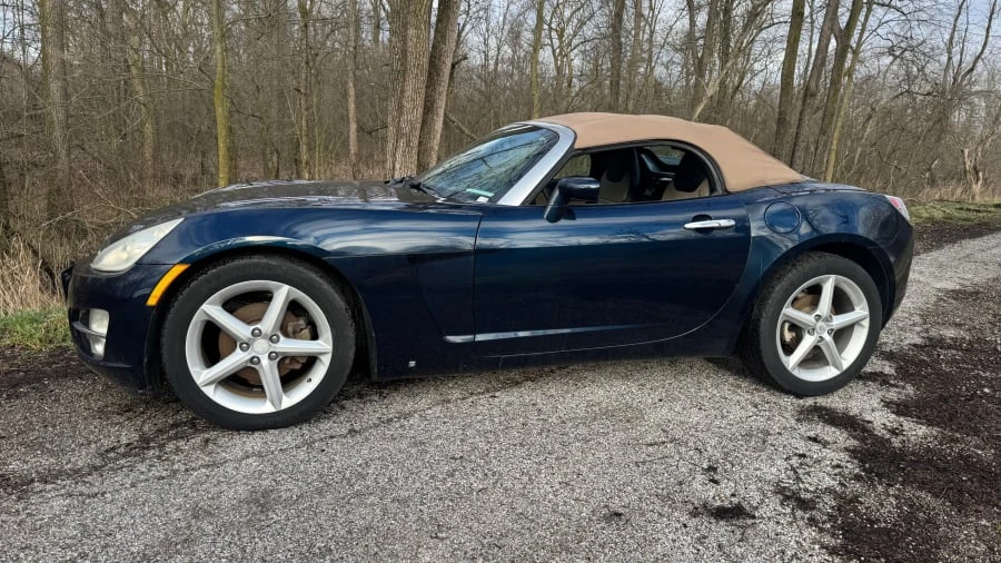 2007 Saturn Sky - Image 2 of 9