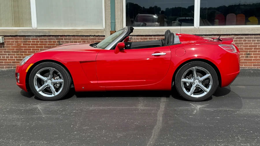 2007 Saturn Sky - Image 2 of 14