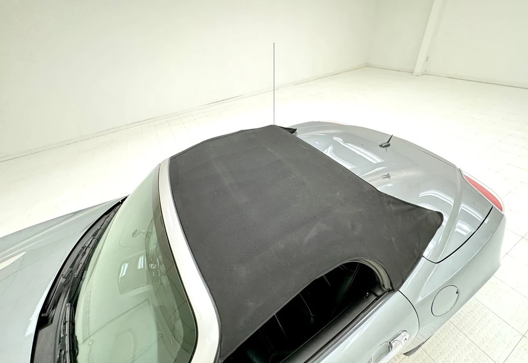 2007 Saturn Sky - Image 18 of 21