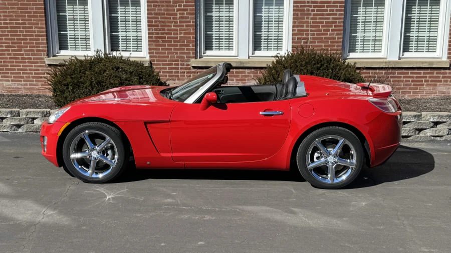 2007 Saturn Sky - Image 2 of 14