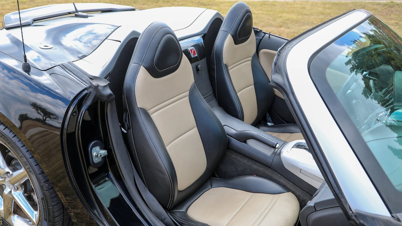 2007 Saturn Sky - Image 7 of 25
