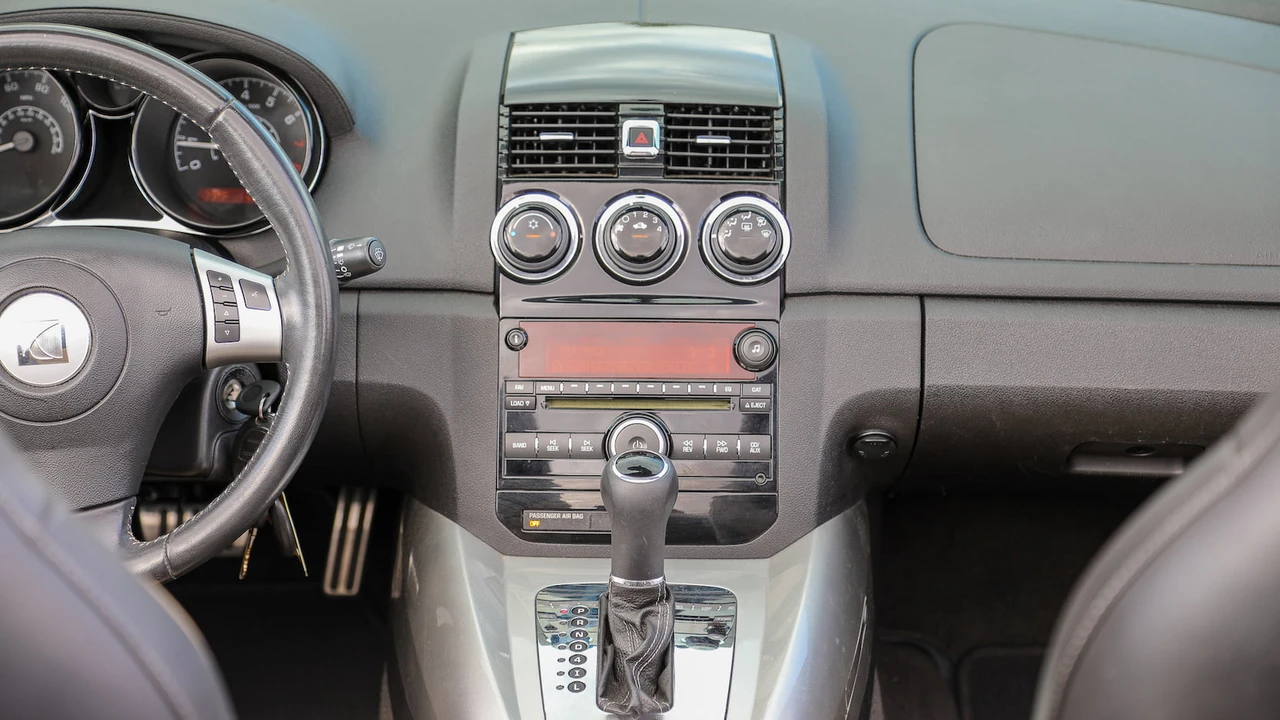 2007 Saturn Sky - Image 10 of 25