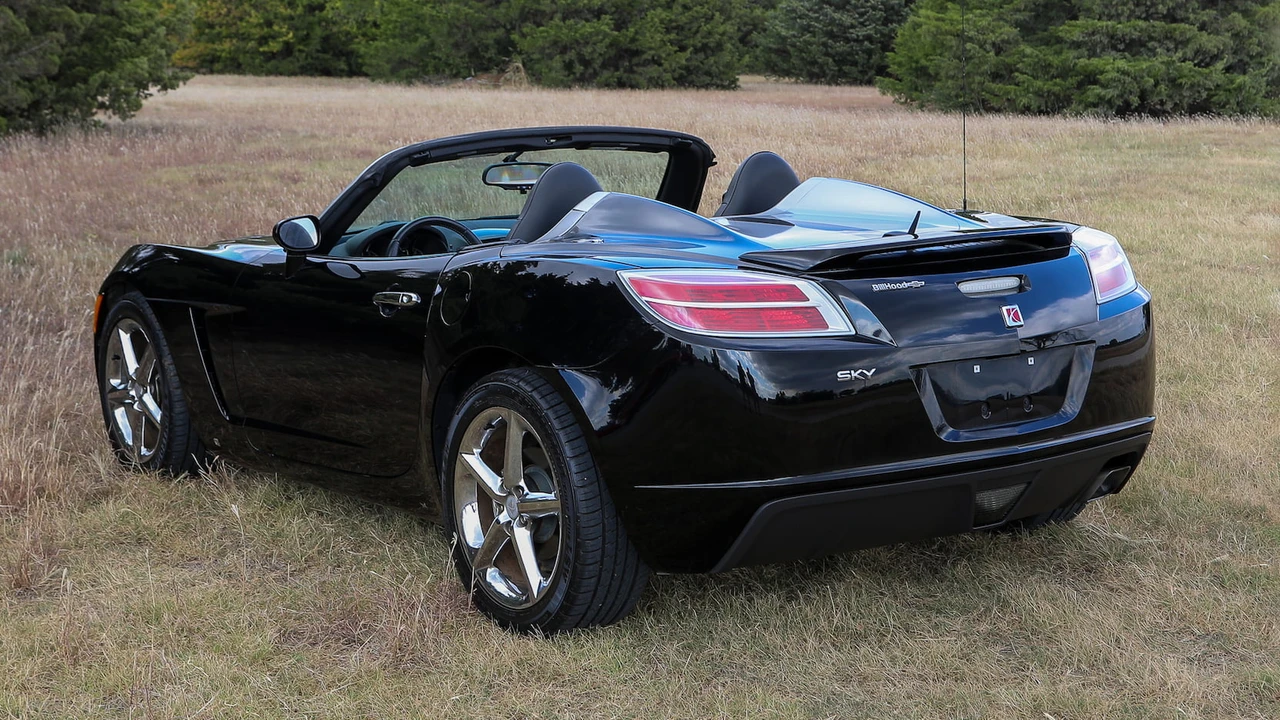 2007 Saturn Sky - Image 19 of 25