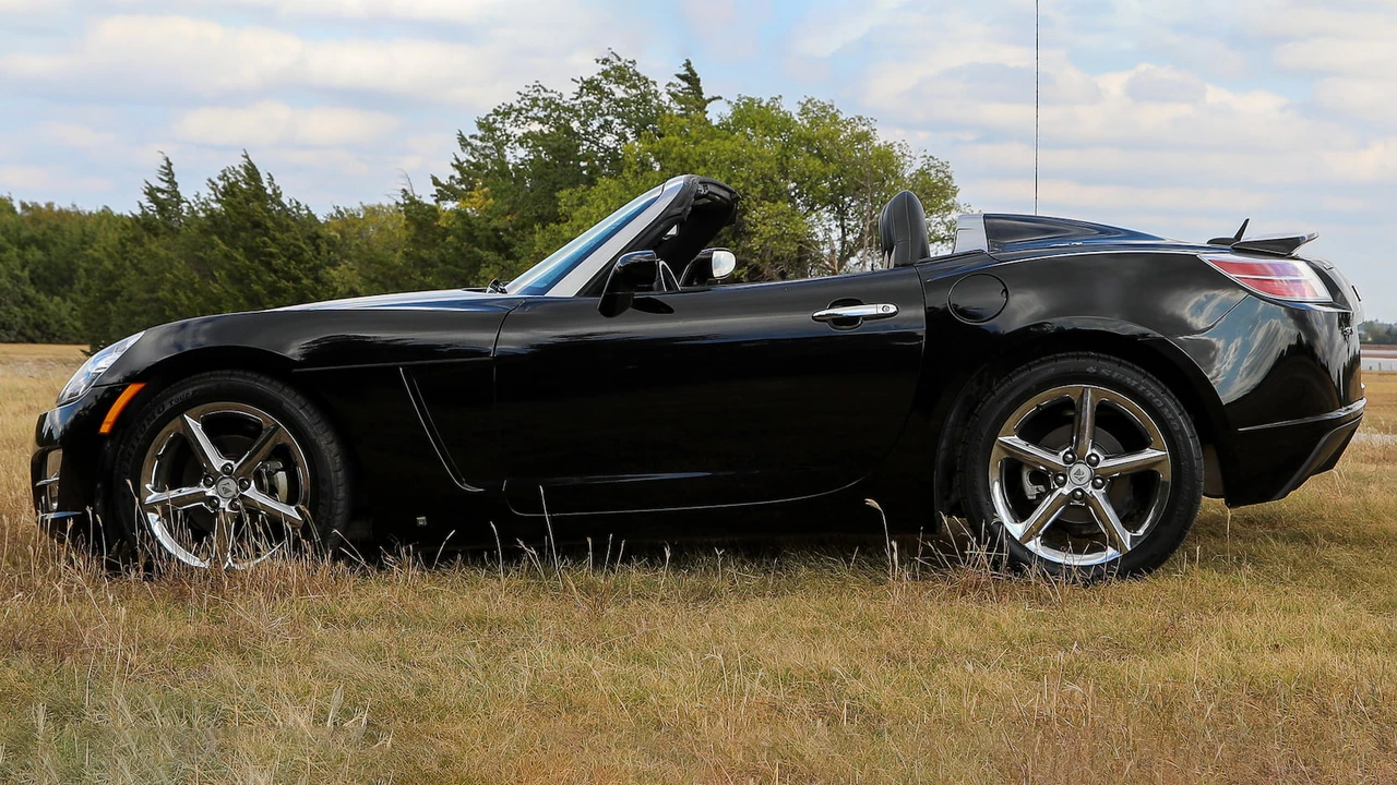 2007 Saturn Sky - Image 20 of 25