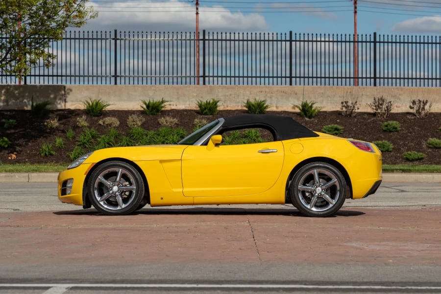 2007 Saturn Sky - Image 2 of 24