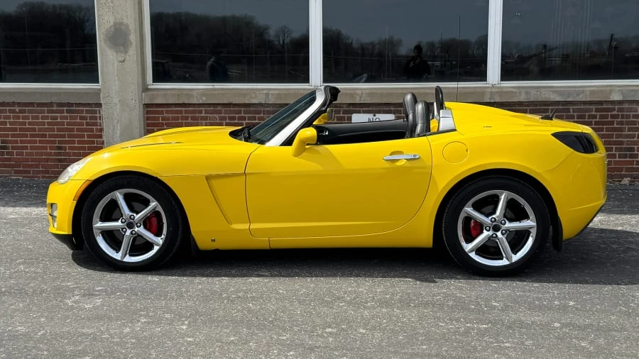 2007 Saturn Sky - Image 2 of 11
