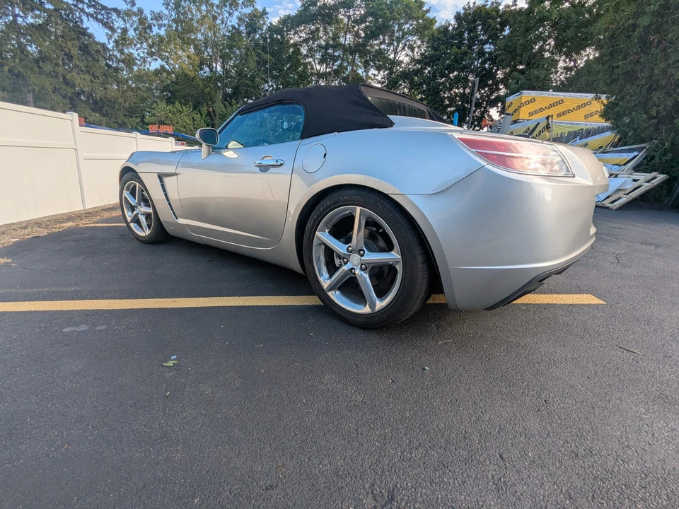 2007 Saturn Sky Red Line - Image 25 of 31