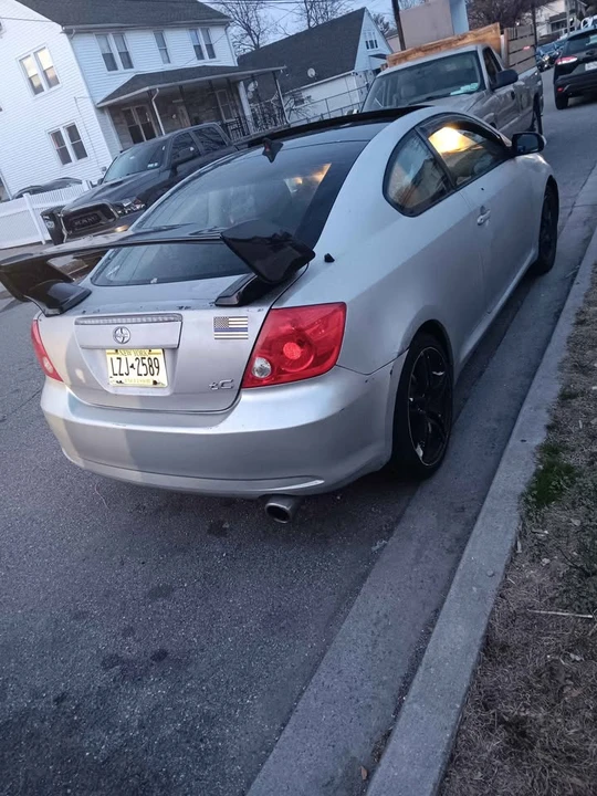 2007 Scion tC - Image 2 of 3