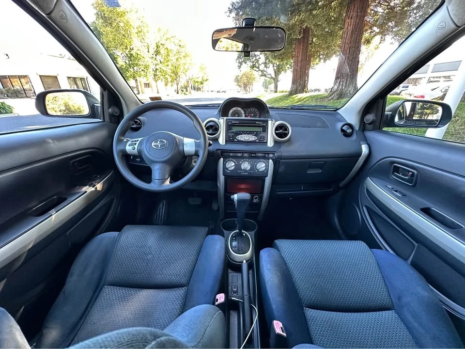 2007 Scion xA - Image 9 of 12