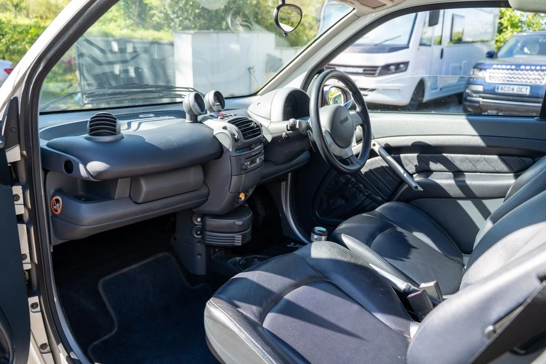 2000 Smart Fortwo 1st Gen - Image 16 of 30